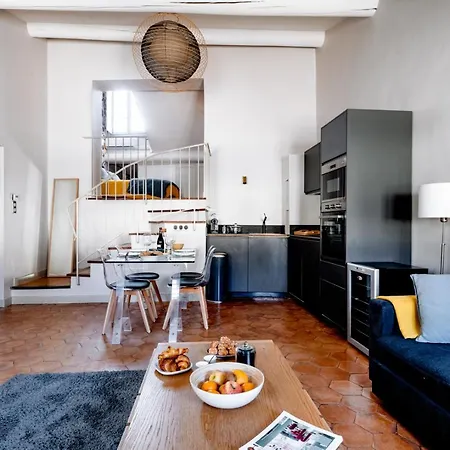 Apartment Exceptionnel Place Du Palais Des Papes Wifi Climatisation Avignon
